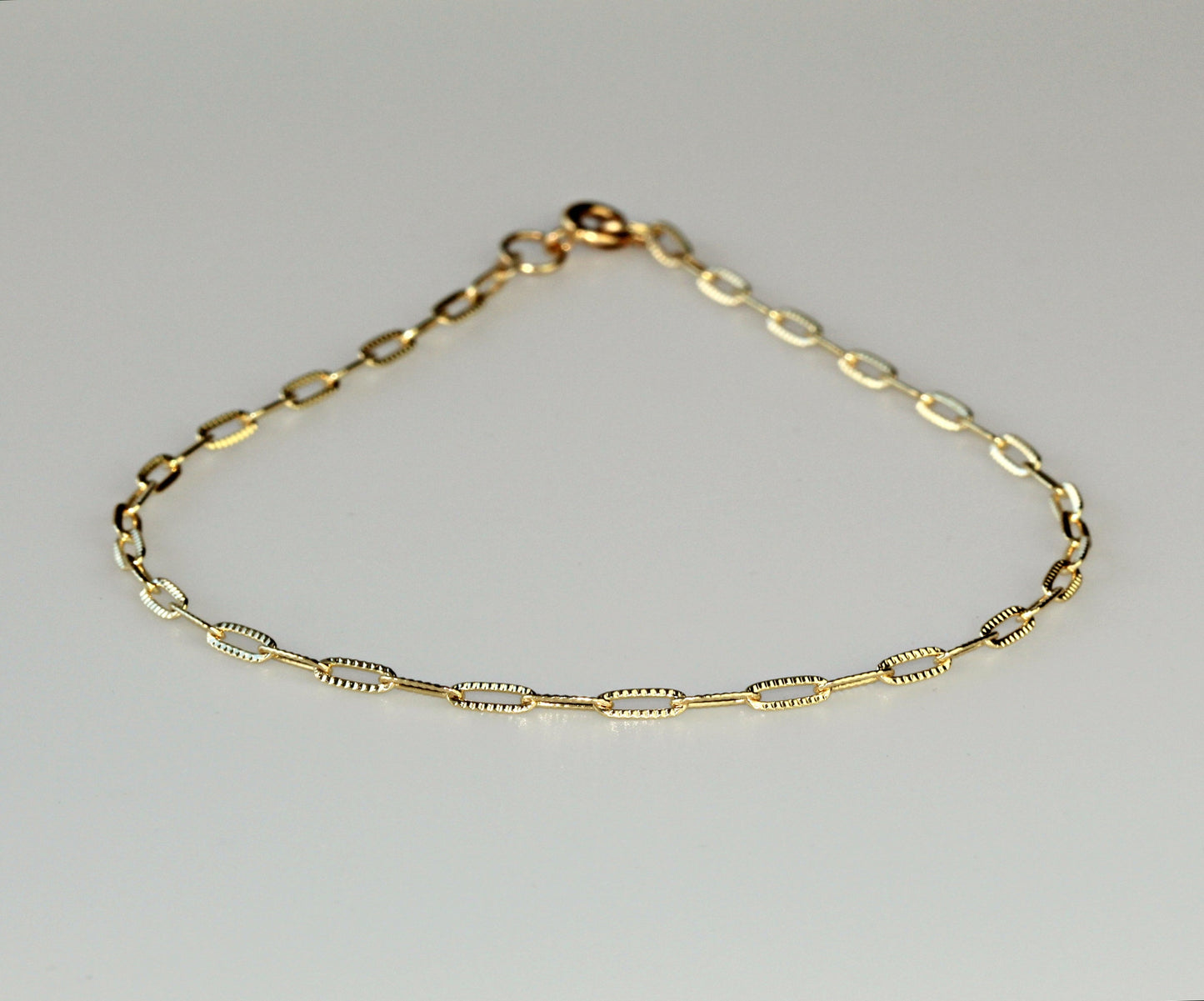 Embossed link anklet