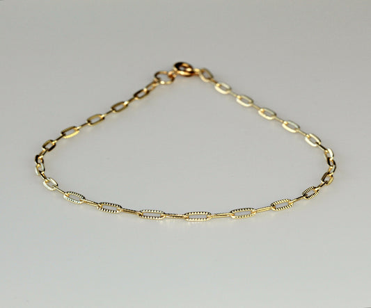 Embossed link anklet