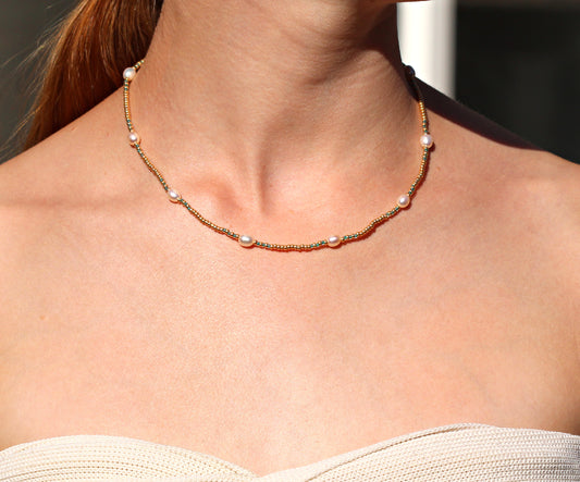 Izzy Pearl Choker